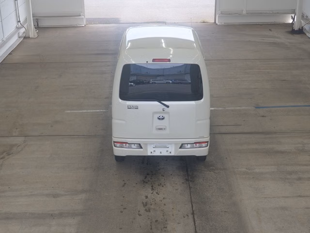 TOYOTA PIXIS VAN