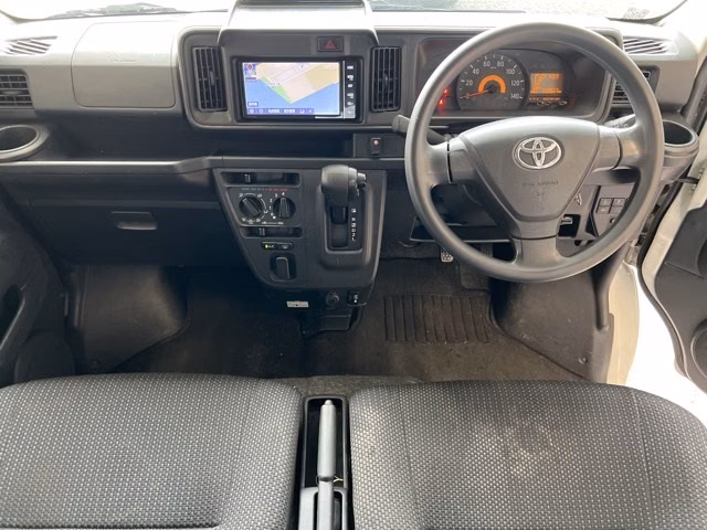 TOYOTA PIXIS VAN
