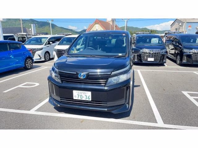 TOYOTA VOXY