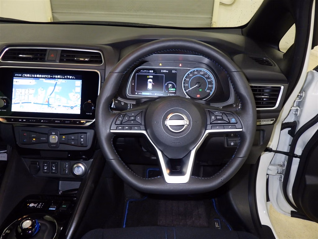 NISSAN LEAF