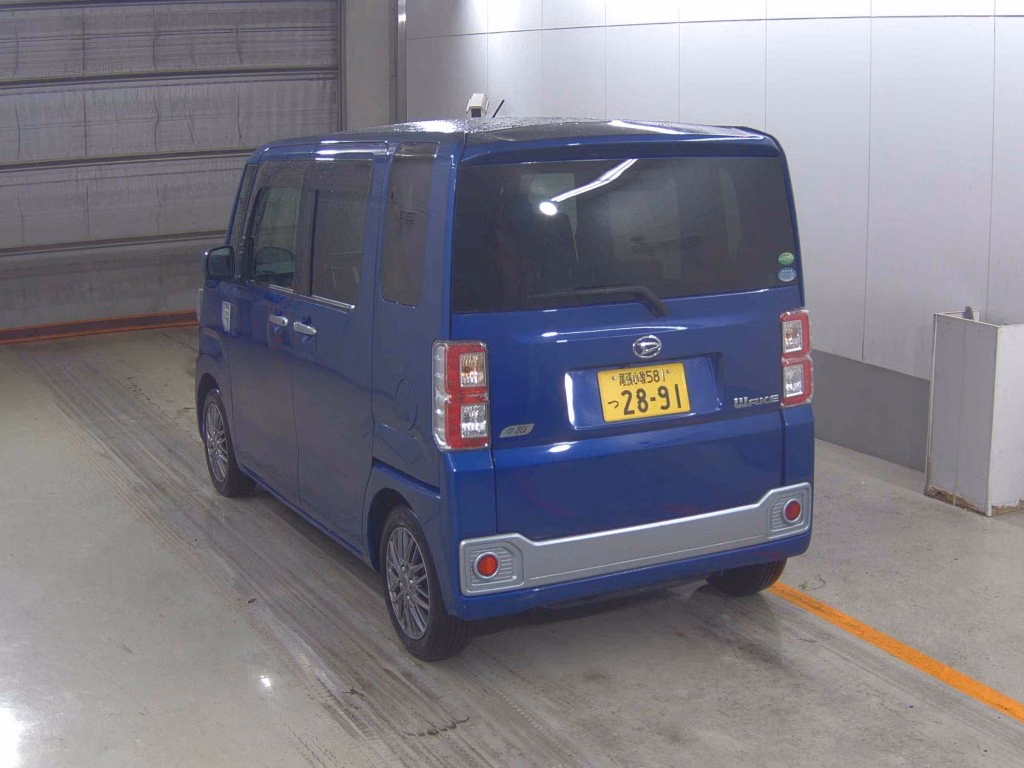 DAIHATSU WAKE