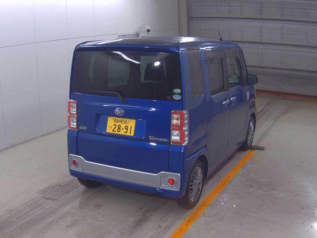 DAIHATSU WAKE