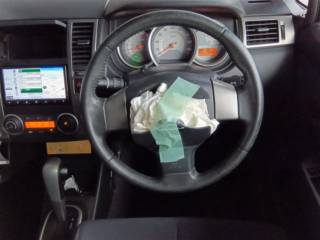NISSAN TIIDA LATIO