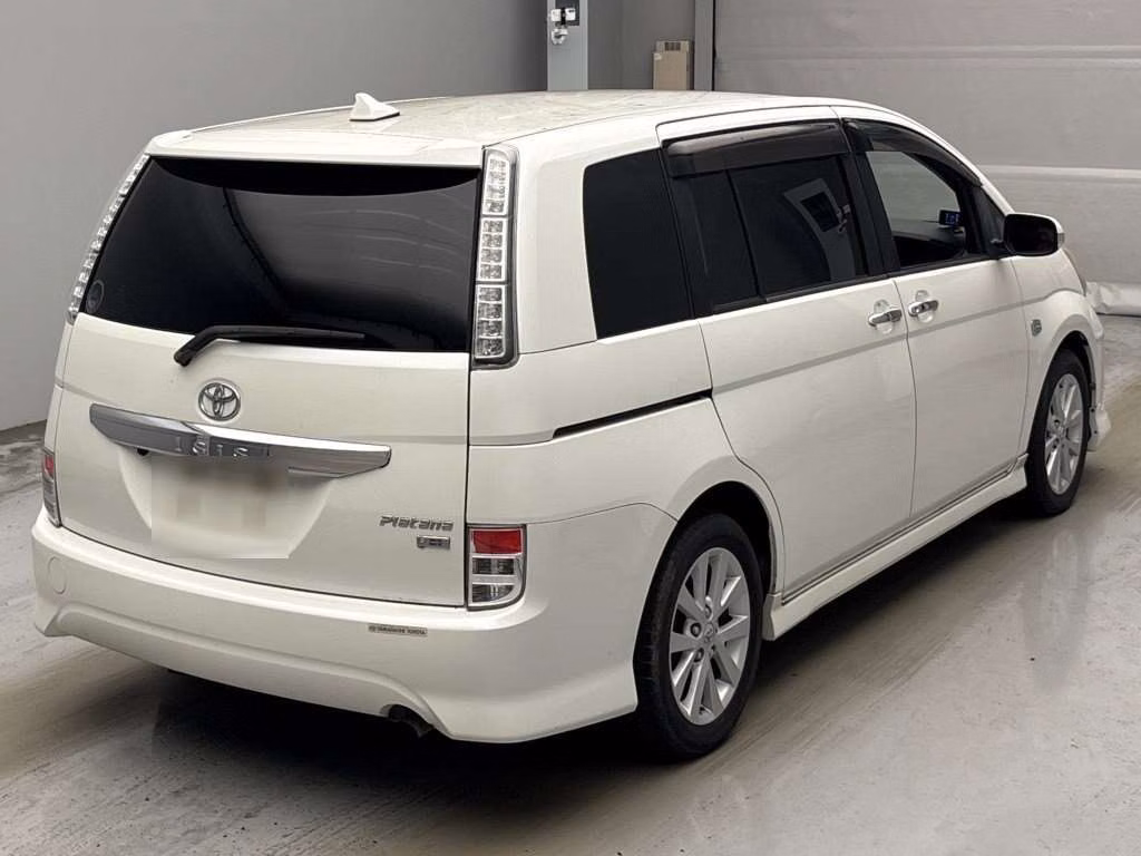 TOYOTA ISIS