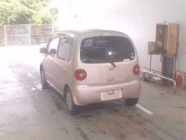 DAIHATSU MOVE LATTE