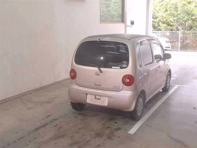DAIHATSU MOVE LATTE