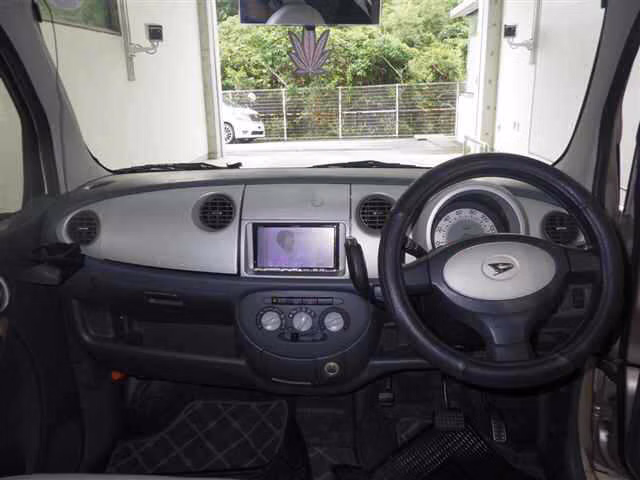 DAIHATSU MOVE LATTE