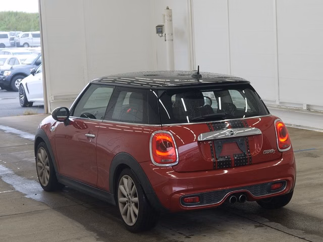 MINI HATCH