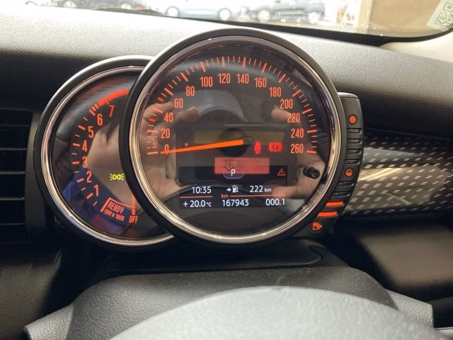 MINI HATCH