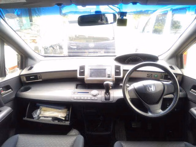 HONDA FREED SPIKE