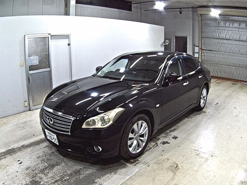 NISSAN FUGA