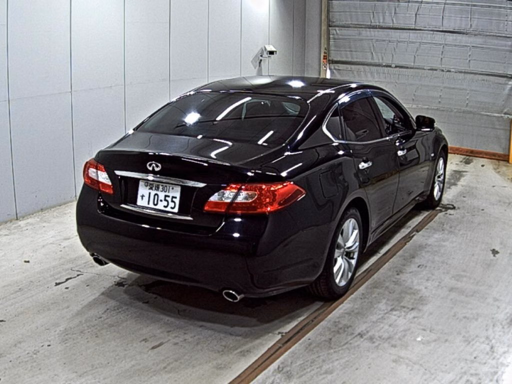 NISSAN FUGA