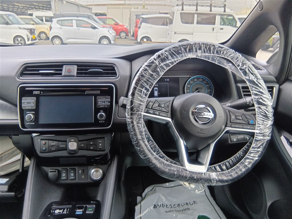 NISSAN LEAF