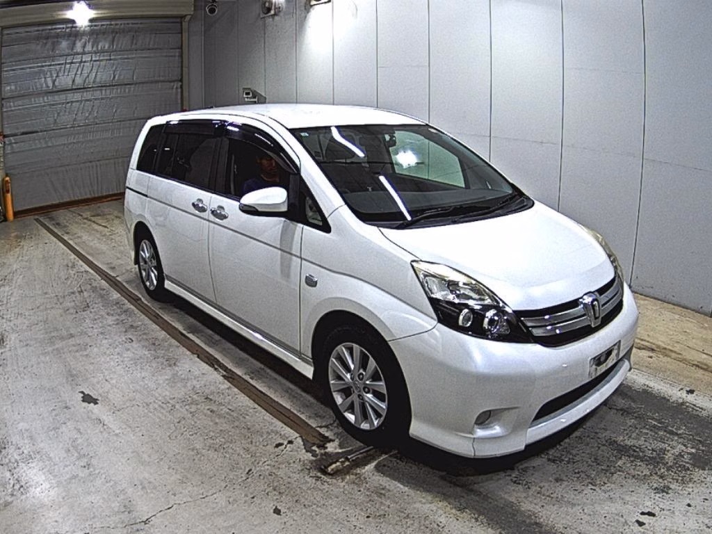 TOYOTA ISIS