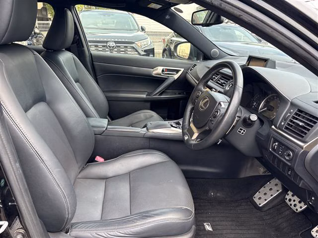Lexus CT200h