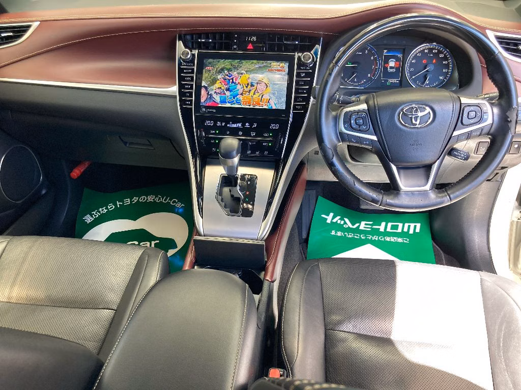 TOYOTA HARRIER