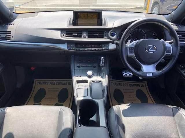 Lexus CT200h