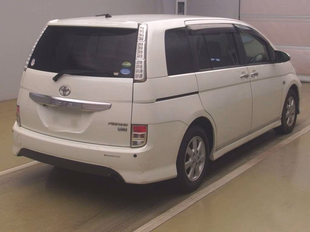 TOYOTA ISIS