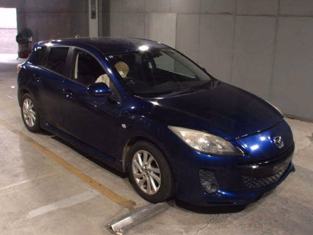 MAZDA AXELA