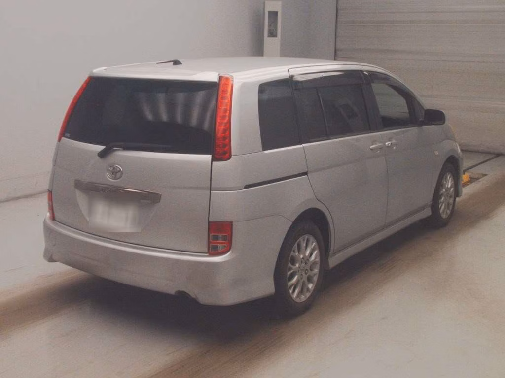 TOYOTA ISIS
