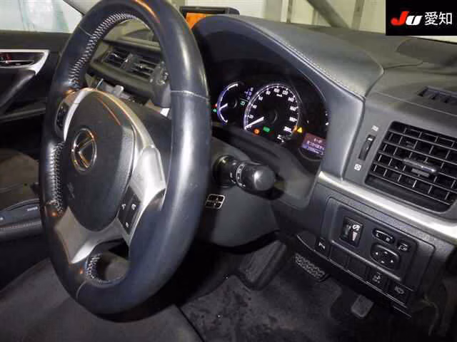 LEXUS CT200H