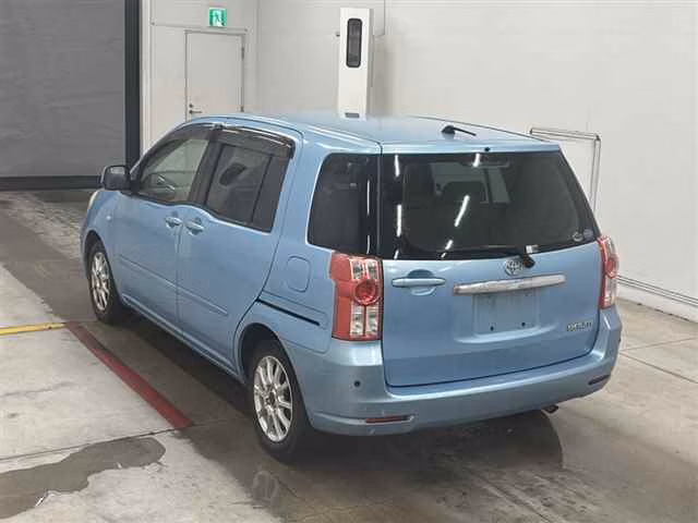 TOYOTA RAUM