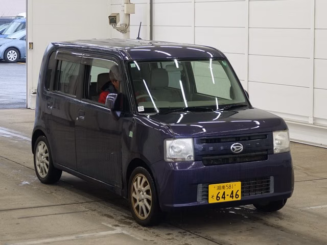 DAIHATSU MOVE CONTE