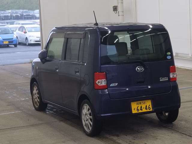 DAIHATSU MOVE CONTE