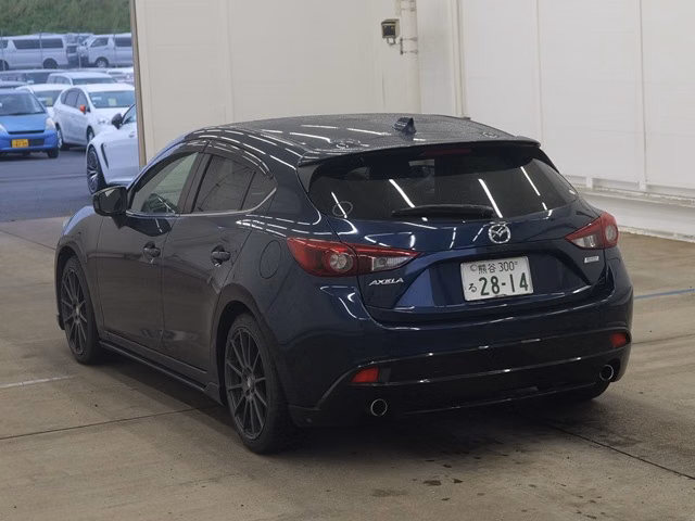 MAZDA AXELA