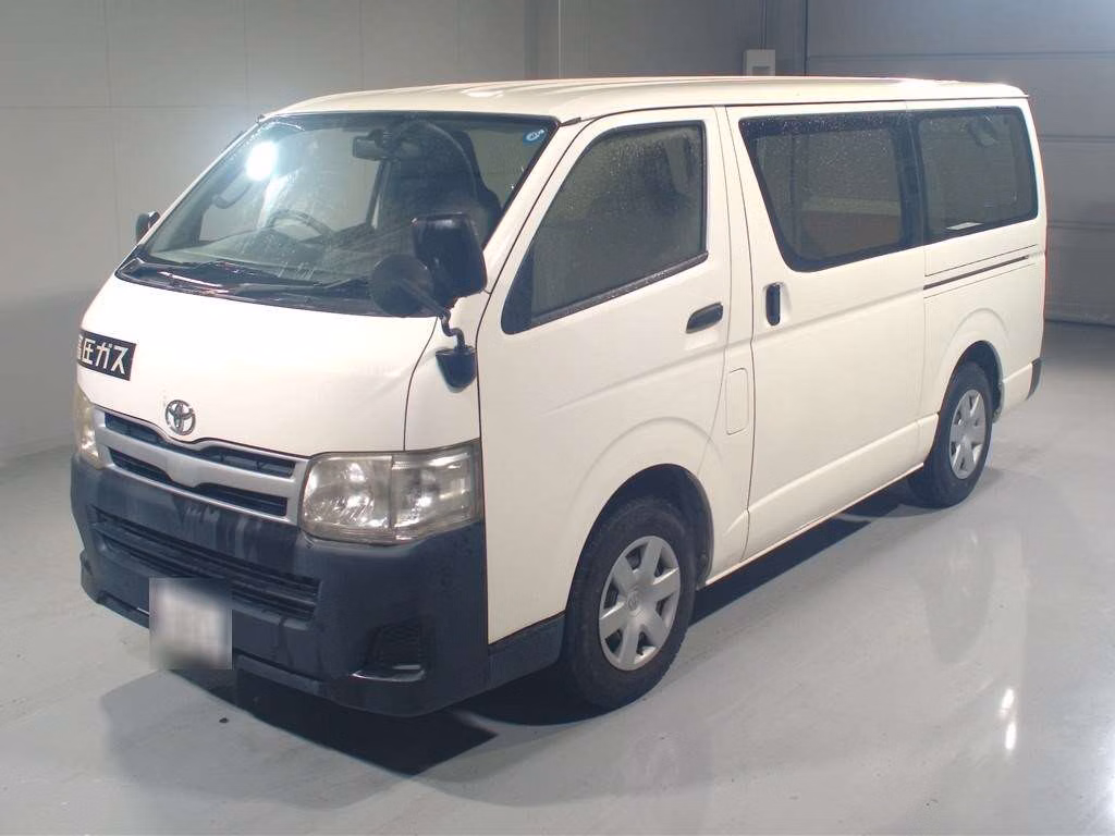 TOYOTA REGIUS ACE