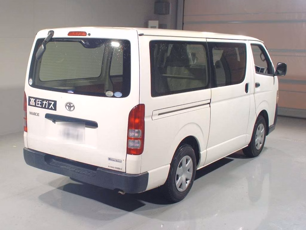 TOYOTA REGIUS ACE