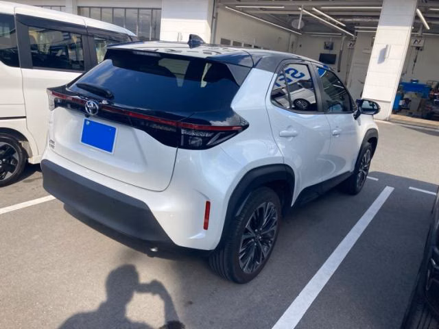 TOYOTA YARIS CROSS