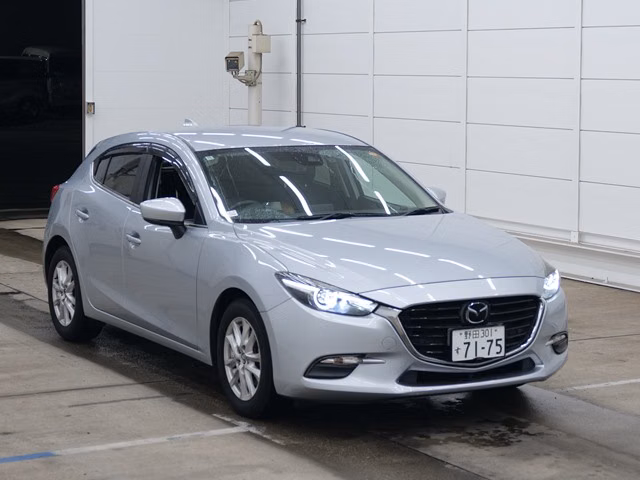 MAZDA AXELA
