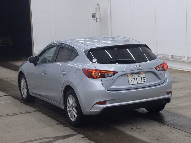 MAZDA AXELA