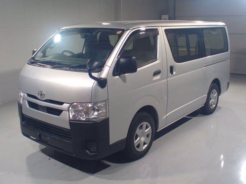 TOYOTA REGIUS ACE