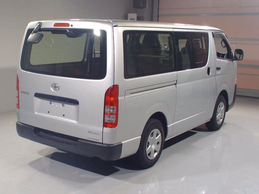 TOYOTA REGIUS ACE