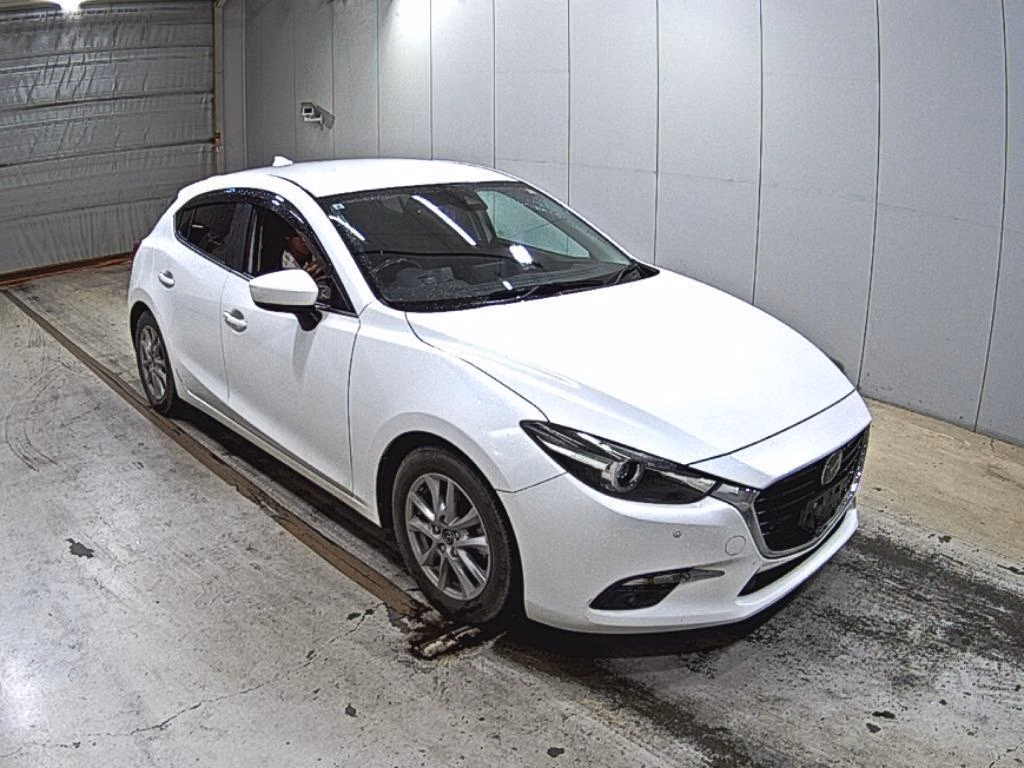 MAZDA AXELA