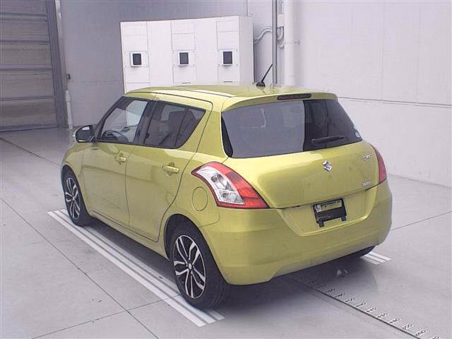 SUZUKI SWIFT