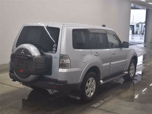 MITSUBISHI PAJERO