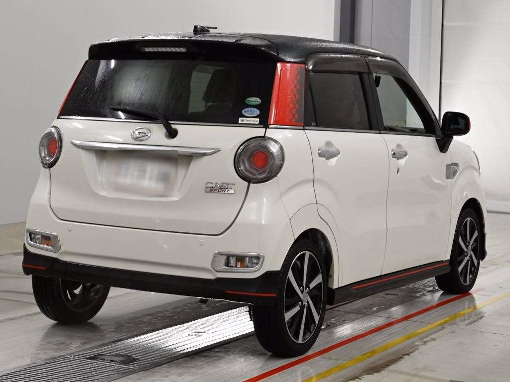 DAIHATSU CAST