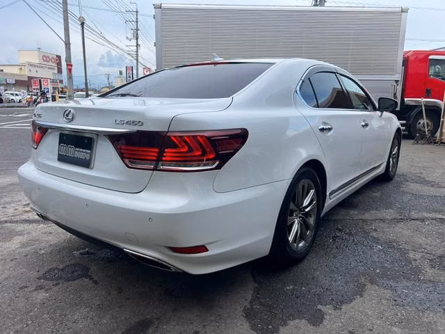 Lexus LS460