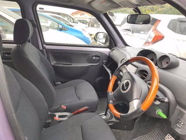 DAIHATSU ESSE