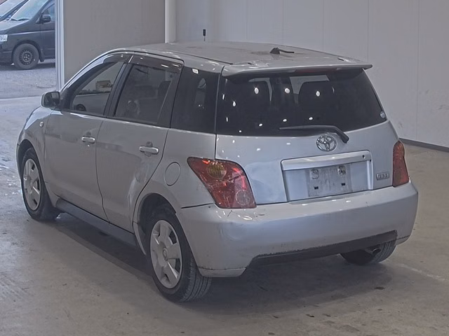 TOYOTA IST