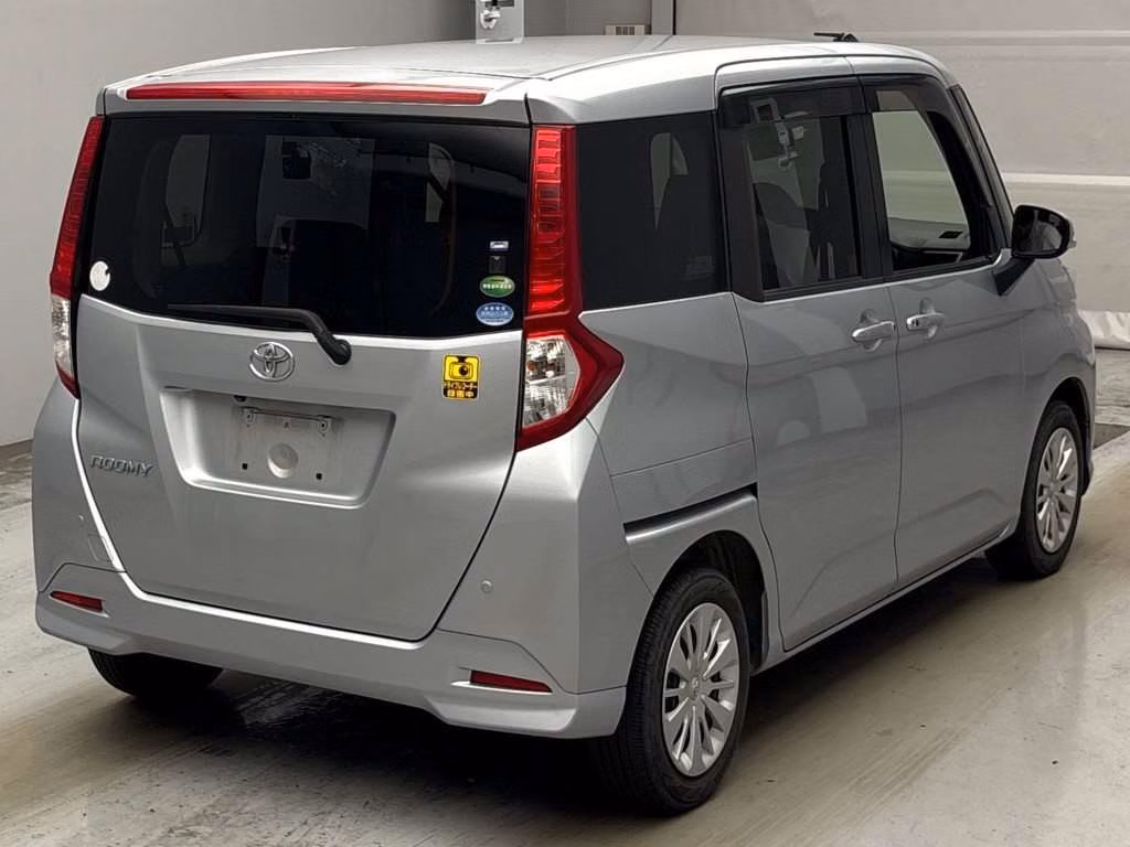 TOYOTA ROOMY