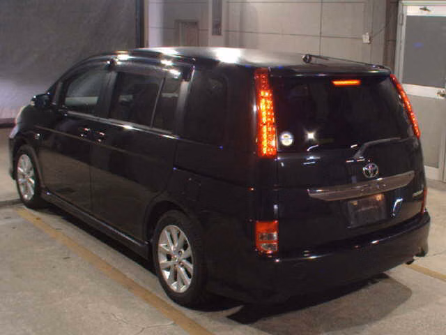 TOYOTA ISIS