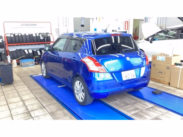 SUZUKI SWIFT