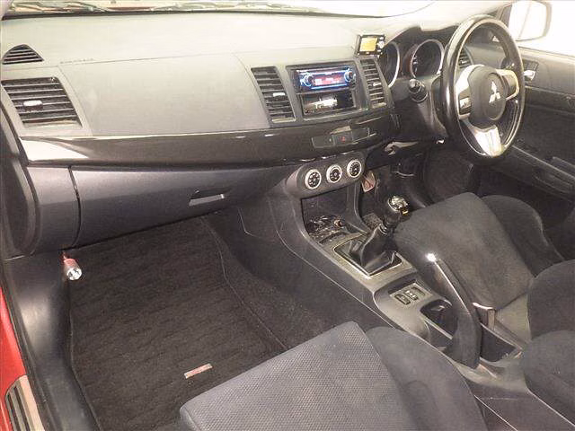 MITSUBISHI LANCER EVOLUTION
