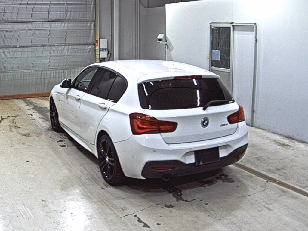 BMW 1-SERIES