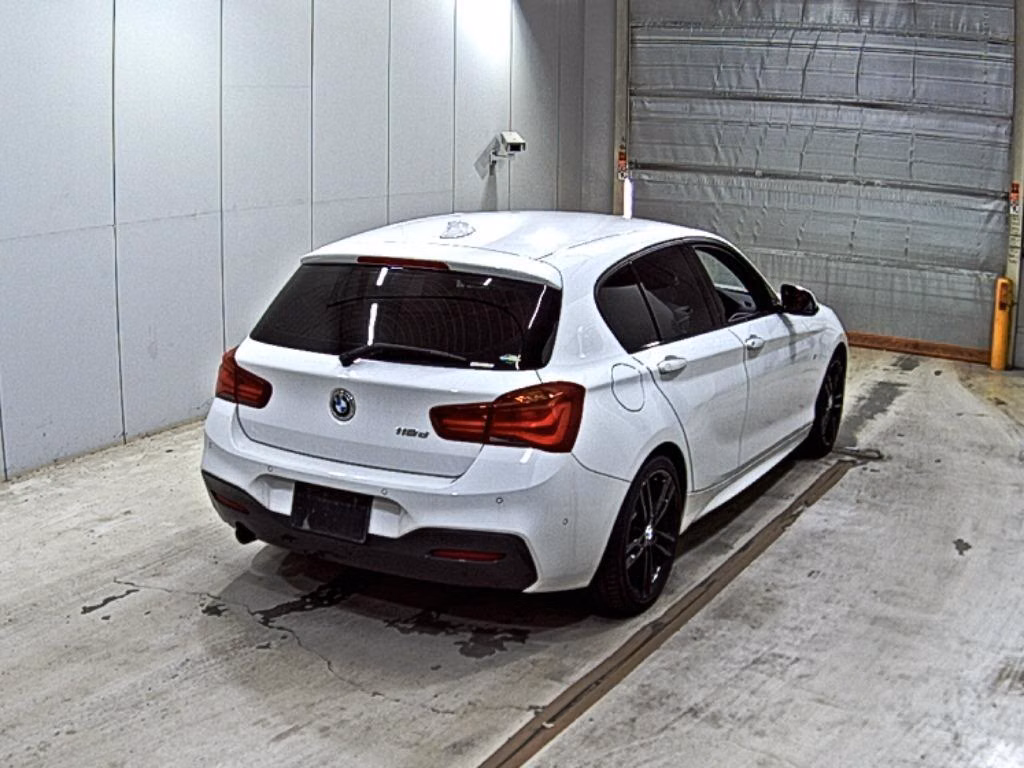 BMW 1-SERIES
