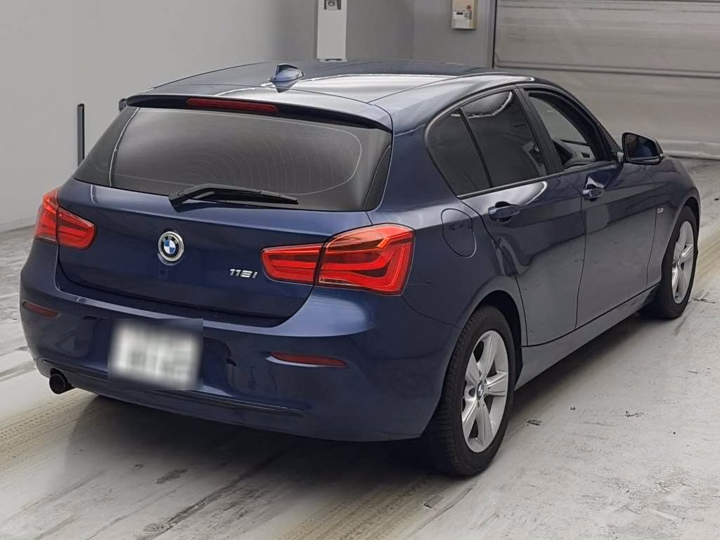 BMW 1-SERIES